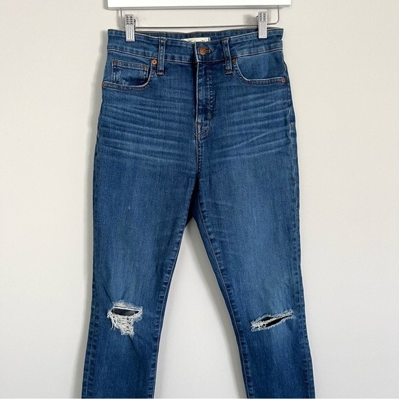 Madewell Curvy High Rise Skinny Crop Jeans in Delmar Distressed Wash, Size 26 - Picture 4 of 11